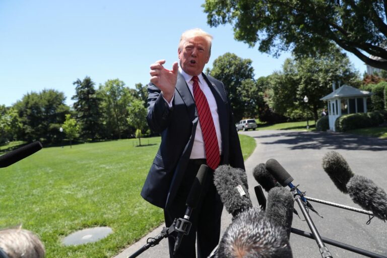 Трамп сказав союзникам, що мирні переговори включатимуть обмін територіями, - Bloomberg