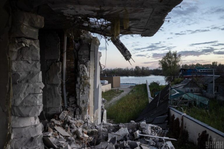 Російська авіація атакувала Херсон: зафіксовані влучання в районі мосту