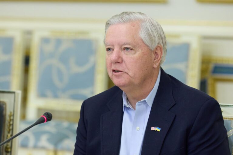 Сенатор Грем розповів, що змусило Путіна погодитися на зустріч із Трампом