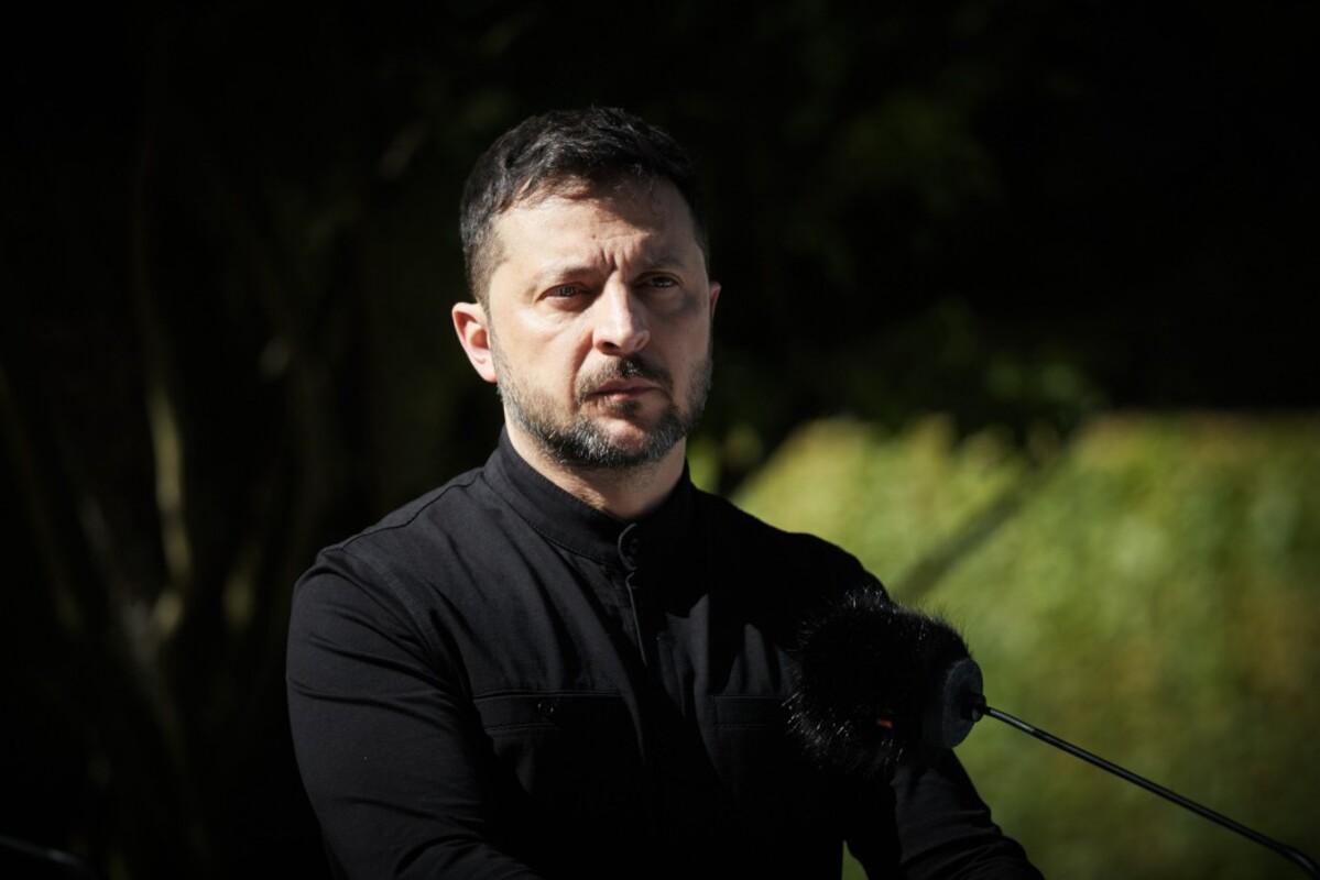 Моя позиція щодо виходу ЗСУ з Донбасу не змінилась, - Зеленський