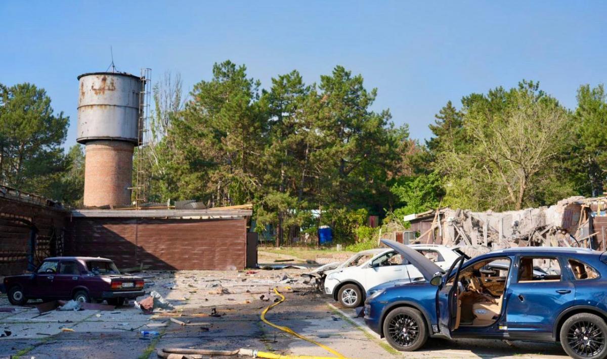 Російські окупанти скинули авіабомби на Запорізький район: є загиблі та поранені