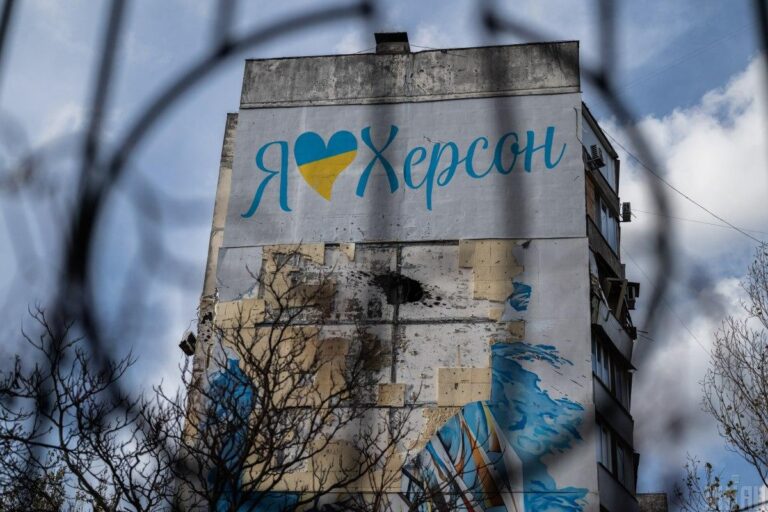 Росія готується повторно захопити Херсон, завдаючи постійних ударів по цивільних, - CNN