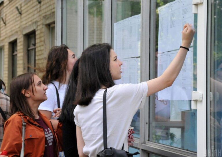 Президент анонсував зміни у вищій освіті України: зимовий вступ та підвищення стипендій