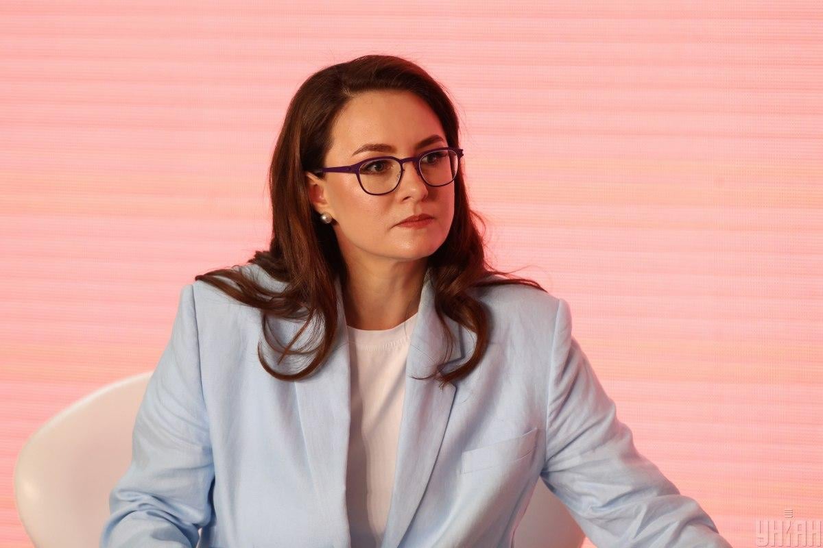 Виїзд чоловіків до 22 років: Свириденко відповіла, коли для них може відкритися кордон