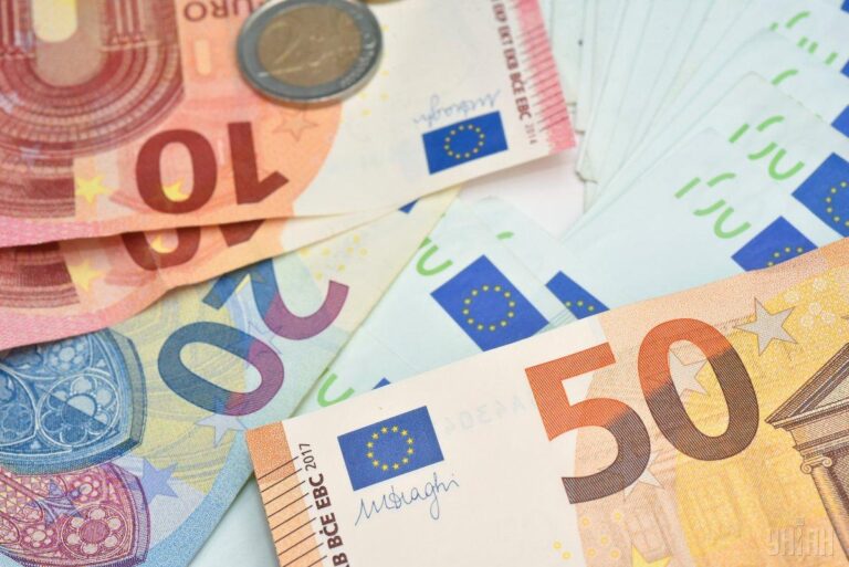 Уряд спрогнозував, яким буде курс євро в 2026 році: наскільки зросте валюта