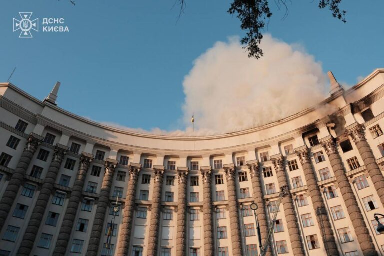 Свириденко показала жахливі наслідки удару росіян по будівлі Кабміну