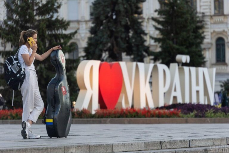Туризм в Україні б'є рекорди: туристичний збір вперше перевищив довоєнний показник