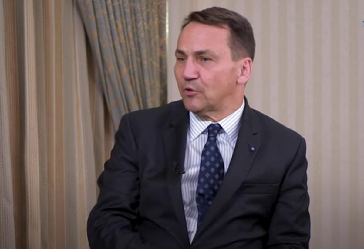 "Путін насміхається з Трампа": Сікорський зробив заяву після атаки дронів РФ по Польщі