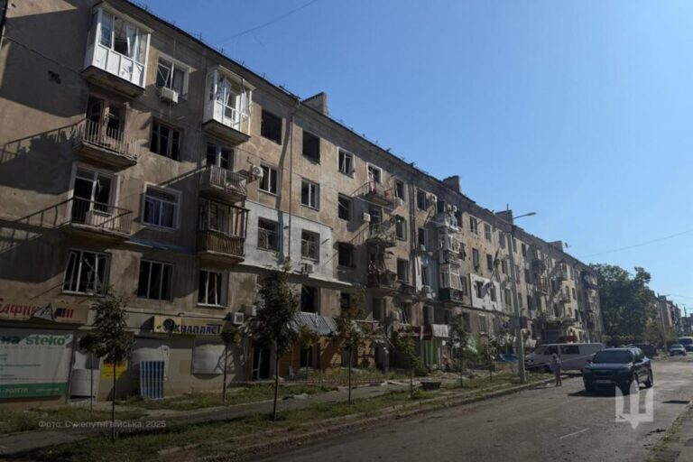 Росіяни скинули бомби на будинки у Краматорську: є багато поранених