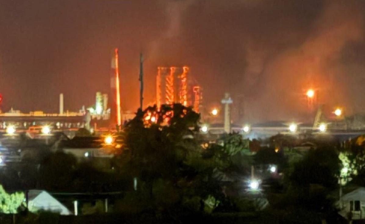 безпілотники-ударили-по-одному-з-ключових-нпз-півдня-росіі-ff84cbd2