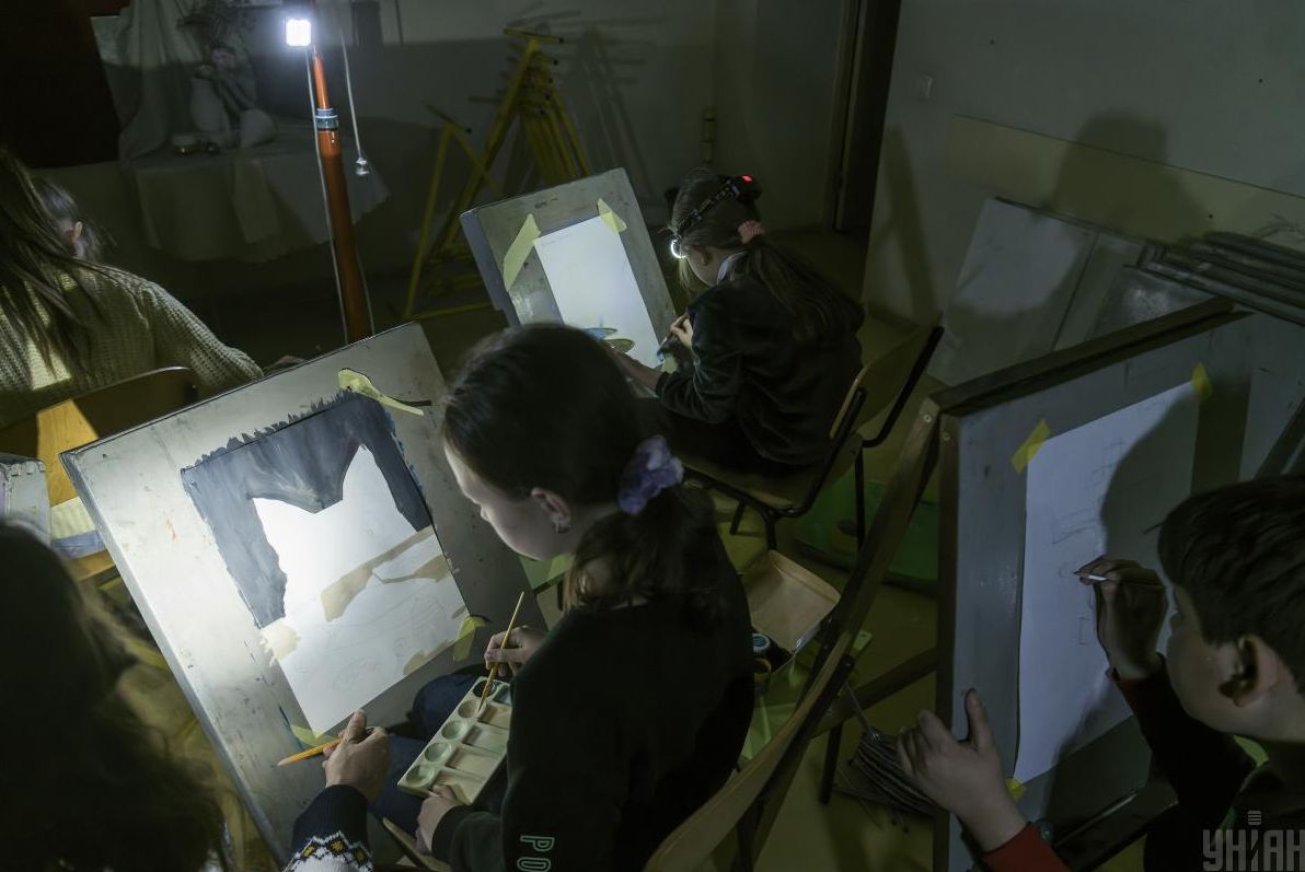 графіки-відключень-на-завтра-скільки-годин-не-буде-світла-24-861e2743