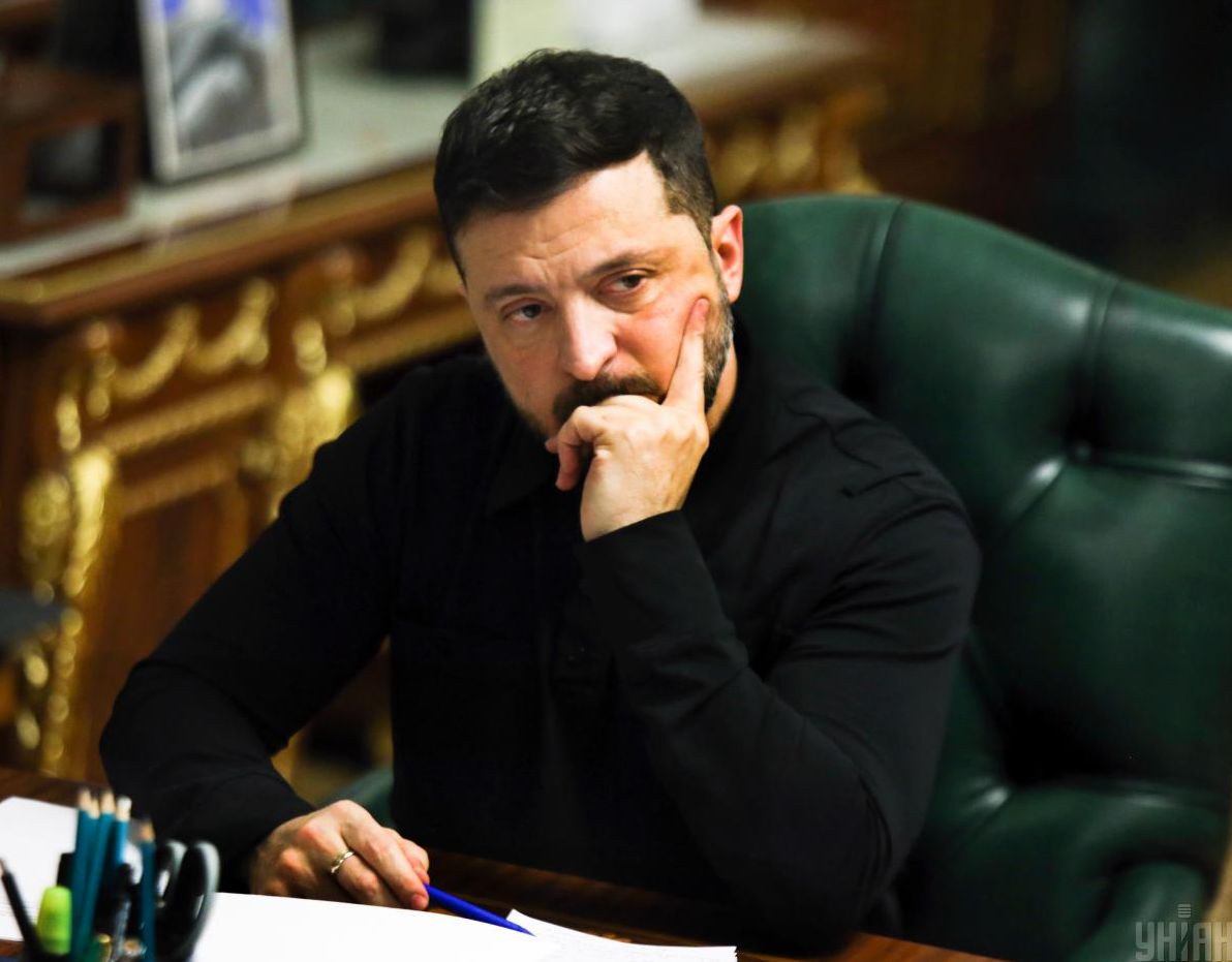 зеленськии-може-погодитись-на-вихід-з-донбасу-та-скорочення--23c6d573