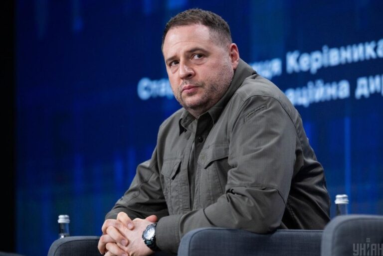 радників-та-помічників-єрмака-звільнили-але-деяких-перепризн-4a55a665