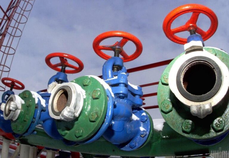 робота-призупинена-росія-вгатила-по-нафтових-об-єктах-украін-4a1f278f