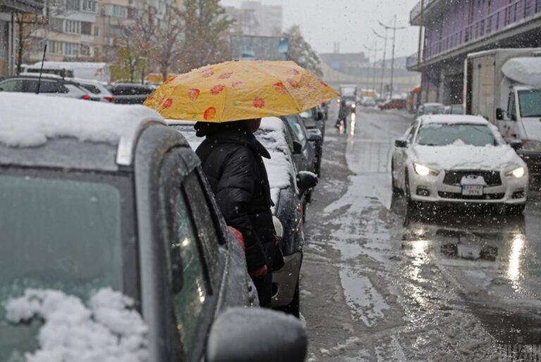 сьогодні-в-украіну-увірвуться-дощі-та-мокрии-сніг-9065c397