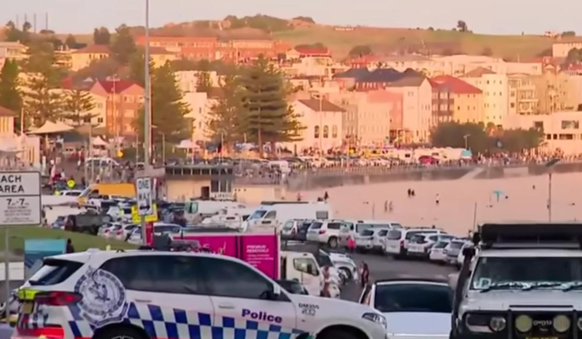 стрілянина-на-пляжі-в-сіднеі-під-час-святкування-хануки-16-з-1b345135