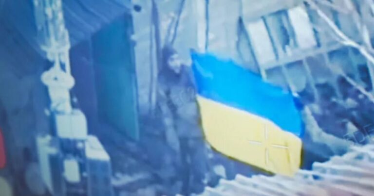 украінськии-прапор-у-покровську-біиці-показали-що-місто-не-з-22d300de