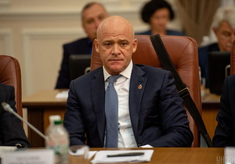 екс-меру-одеси-труханову-скасували-арешт-і-зняли-електроннии-1ae3a2ea