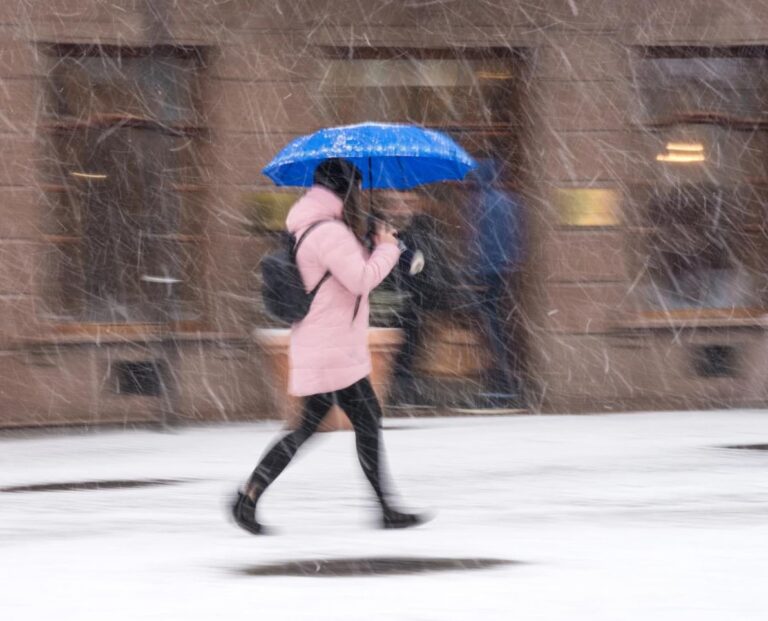 одним-областям-дощ-іншим-сніг-діденко-розповіла-про-погоду-в-e5ac856a