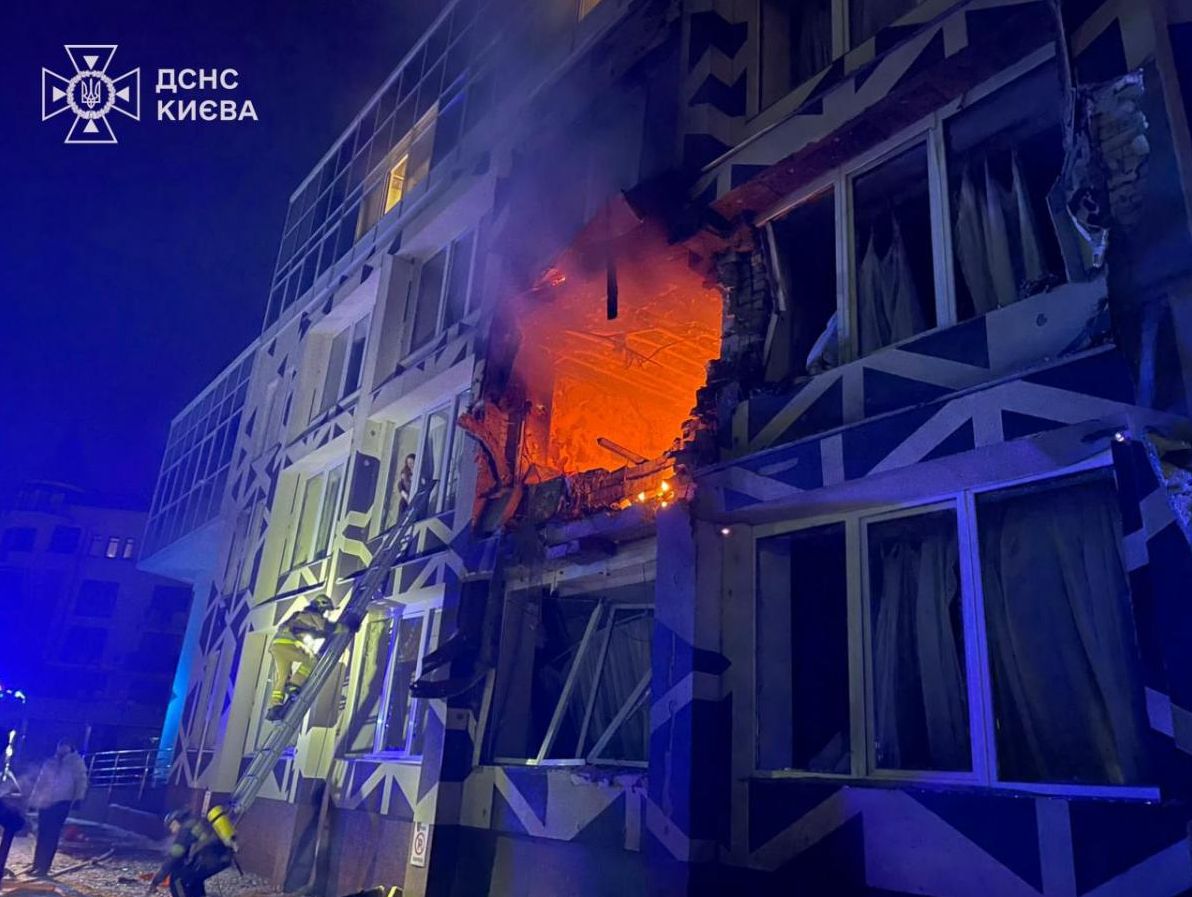 росіяни-вдарили-по-лікарні-у-києві-є-загиблии-та-постраждалі-246a4998