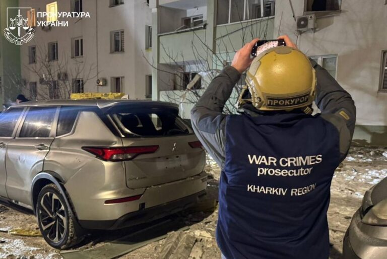 росіяни-завдали-ударів-по-багатоповерхівках-в-харкові-мер-5609f093