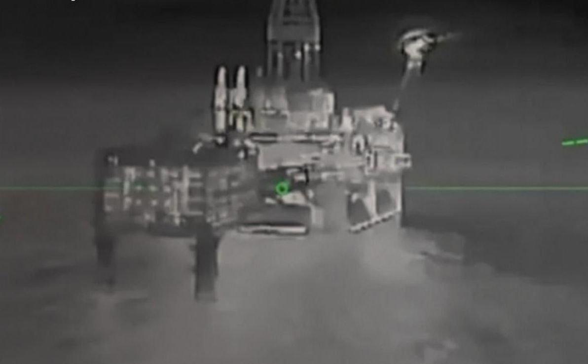 украіна-влучила-по-бурових-установках-лукоилу-в-каспіиському-bc83f6ca